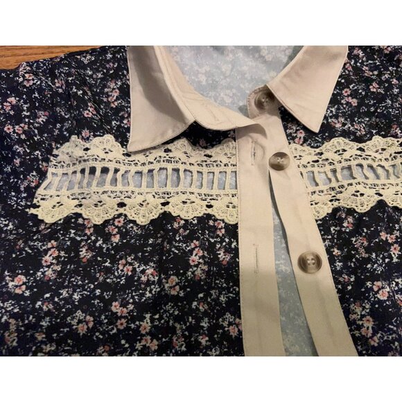 Boho Patchwork Floral Button Down Blouse Medium Crochet Lace Trim Tunic Top Cott - Picture 9 of 10